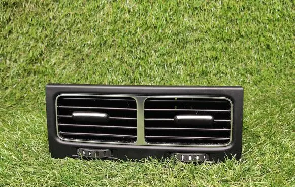 Rear air vent grill