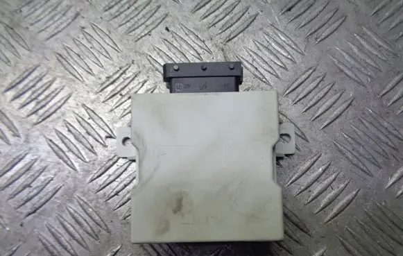 Toyota Avensis T250 Window wiper relay 150.696