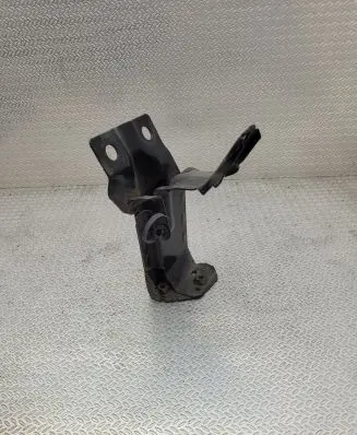 Volvo XC60 Radiator mount bracket 31261932