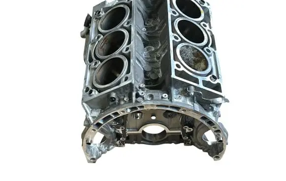 Mercedes-Benz E A207 Engine block R2760111101 A2761880001