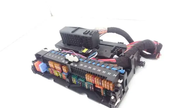 BMW X3 E83 Fuse module 8364542