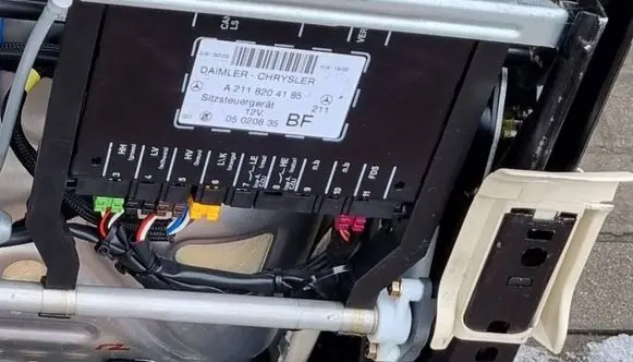 Mercedes-Benz E W211 Seat control module A2118204185