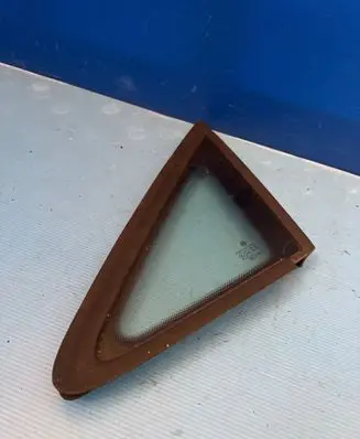 Volkswagen Touran I Front triangle window/glass 24M68AS2