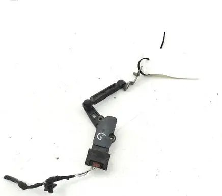 BMW X4 G02 Rear air suspension level height sensor 6870200