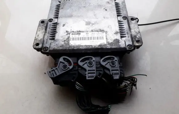Renault Laguna II Engine control unit/module 0281011101 8200163528