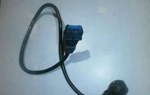 Audi A4 S4 B5 8D Detonation knock sensor 054905377g