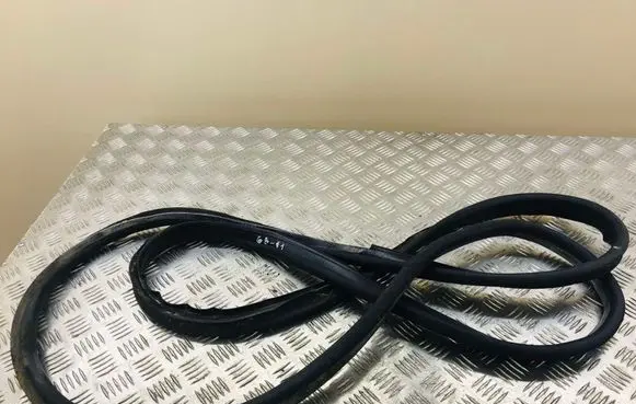 Mercedes-Benz E W211 Rubber seal loading door A2117401078