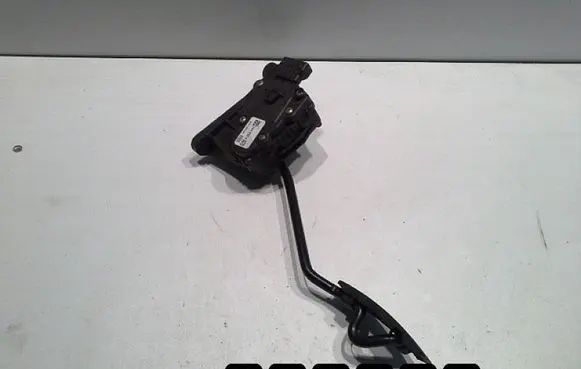 Opel Zafira B Accelerator throttle pedal