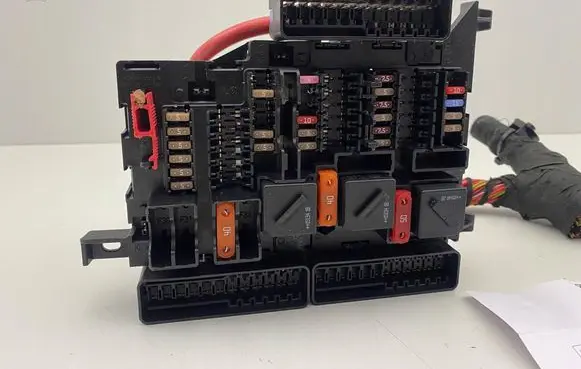 BMW X1 F48 F49 Relay mounting block 9270356