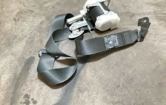 Lexus RX 450H Front seatbelt 0644179 041356 7X2760P