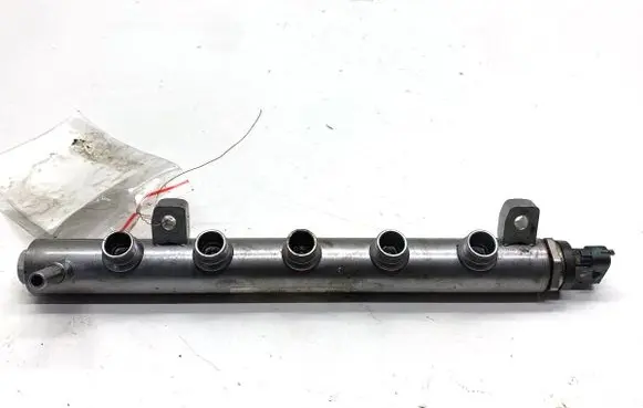 Nissan Qashqai Fuel main line pipe 175216420R