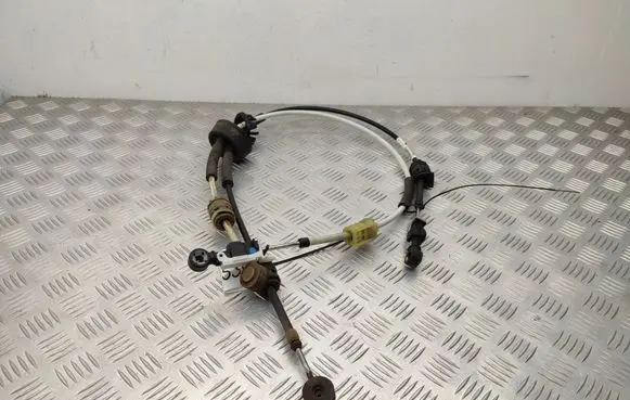 Gear shift cable linkage