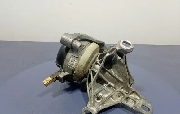 Audi RS Q8 Engine mount vacuum valve 4M0399201H