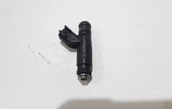 Chrysler 300M Fuel injector 04591308 W237Q10687