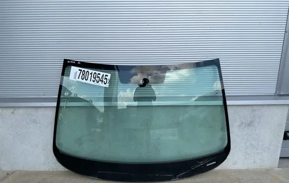 Skoda Octavia Mk3 (5E) Front windscreen/windshield window