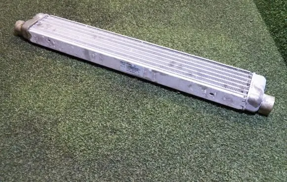 Engine oil radiator