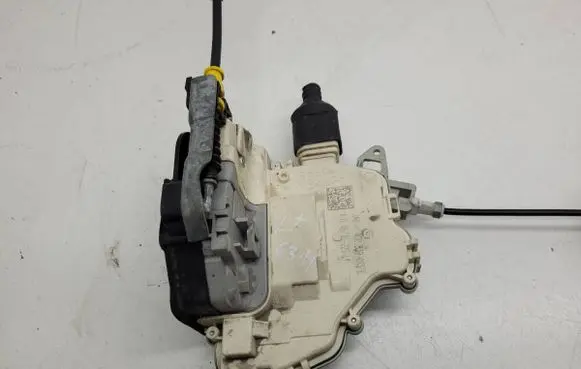 Audi A6 S6 C7 4G Rear door lock 4G0839015E
