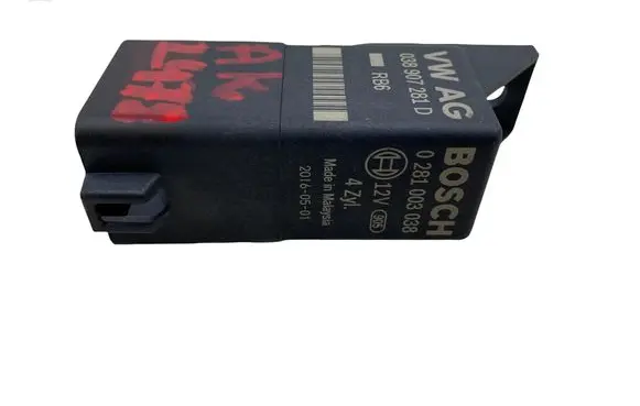 Volkswagen Golf V Glow plug pre-heat relay 038907281D