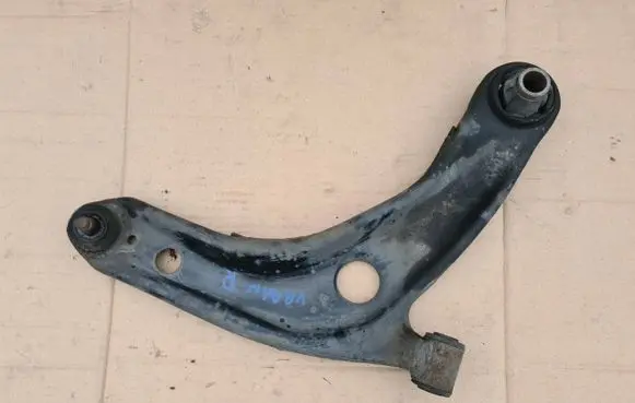 Toyota Urban Cruiser (XP110) Front lower control arm/wishbone