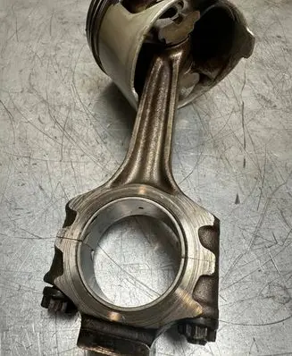 Mercedes-Benz 380 560SEC C126 Piston with connecting rod 11710 086052