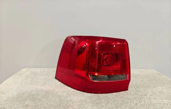 Volkswagen Sharan Rear/tail lights 7N0945095G 89504946