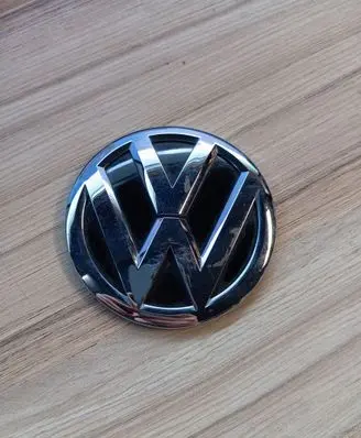 Volkswagen Jetta VII Manufacturer badge logo/emblem 17A853630