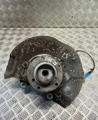 BMW 5 E60 E61 Front wheel hub spindle knuckle 6760954