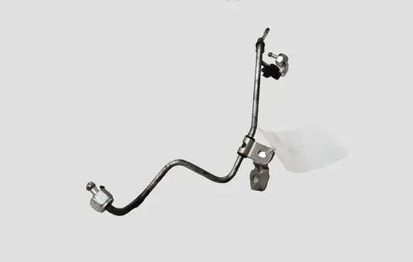 Nissan X-Trail T31 Fuel injector supply line/pipe