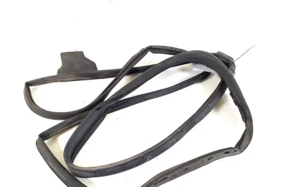Lexus GS 300 350 430 450H Rubber seal rear door 67871-30290