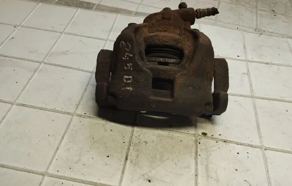 Ford Mondeo MK IV Front brake caliper