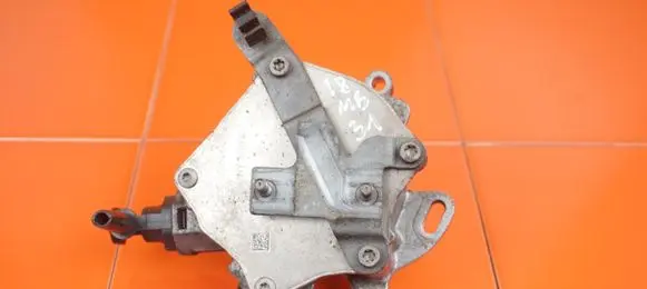 Ford Focus Vacuum pump CM5G2A451GB M1DC