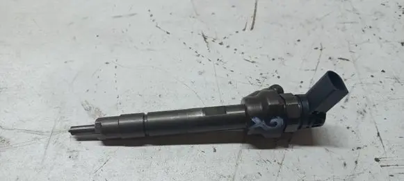 BMW 5 F10 F11 Fuel injector 7810702