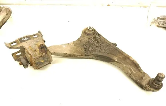 Front lower control arm/wishbone