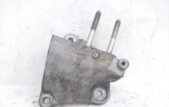 Mitsubishi Outlander Engine mounting bracket