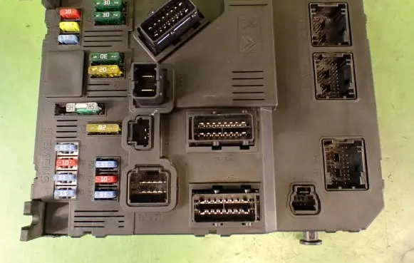 Peugeot 407 Fuse module