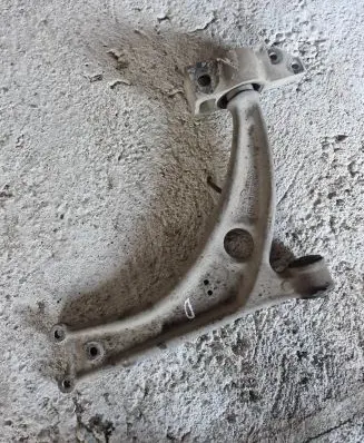 Volkswagen PASSAT B6 Front lower control arm/wishbone