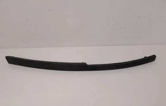 Front bumper lip