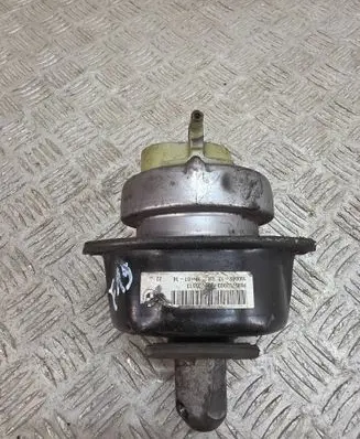 Engine mount bracket