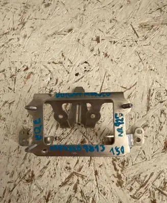 Mercedes-Benz EQE v295 Oil filter mounting bracket A2943407813