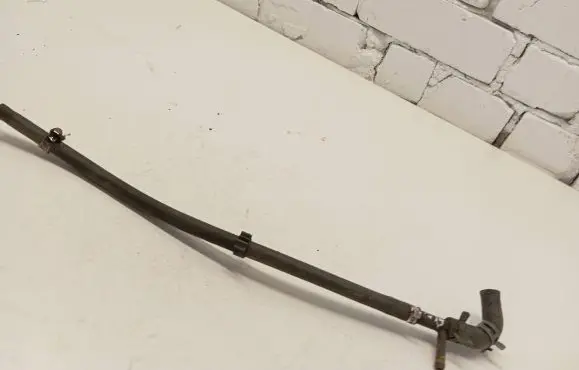Volkswagen Transporter - Caravelle T4 Engine coolant pipe/hose 044121063E