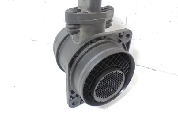 Skoda Octavia Mk2 (1Z) Mass air flow meter 038906461B