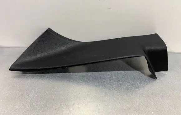 Mitsubishi Outlander IV (D)pillar trim (top) 7656A363ZZ