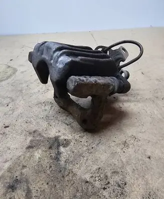Volkswagen Golf VI Rear brake caliper