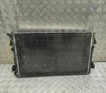 Volkswagen Golf IV Coolant radiator 1J0121253Q