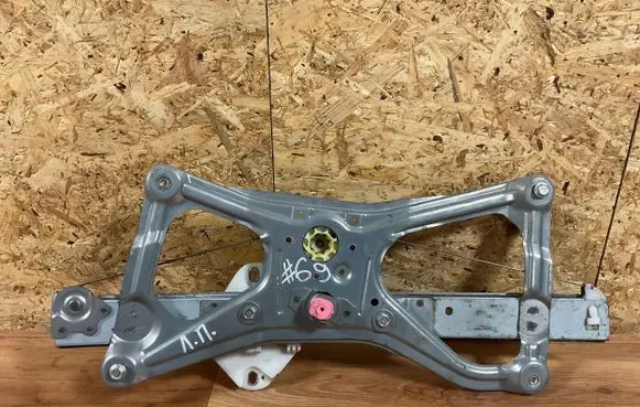 Honda Civic Front window lifting mechanism without motor 
