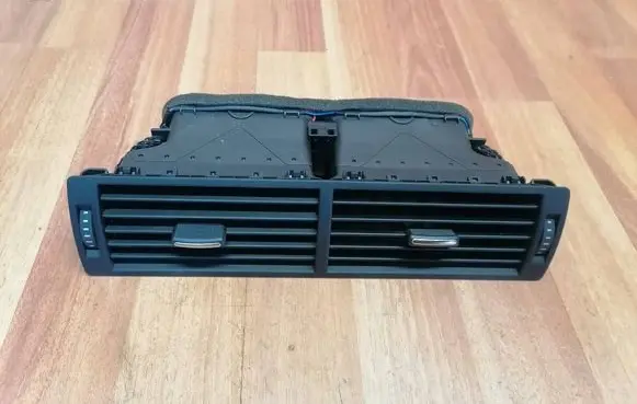 Audi A4 S4 B7 8E 8H Dash center air vent grill 8E0820951H