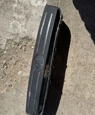 Fiat Multipla Front bumper upper radiator grill 51722599