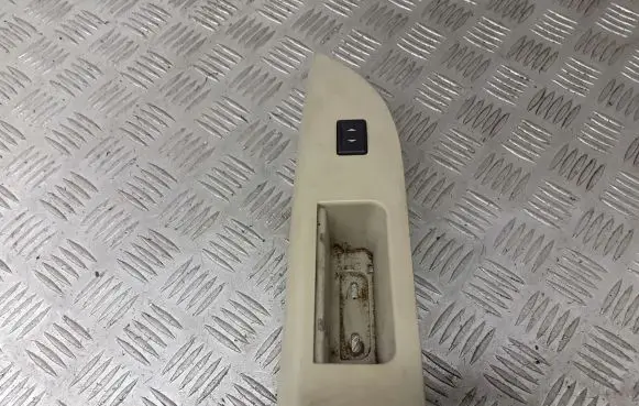 Ford Mondeo MK II Quarter vent window switch 1S7X-14B076-ACW
