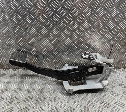 Aston Martin DB11 Brake pedal LY732450DA