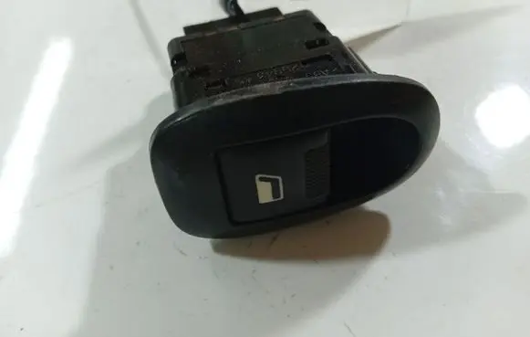 Peugeot 1007 Electric window control switch 25943